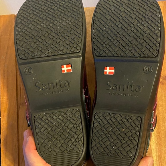 Sanita Shimmering Pink Clogs - Picture 8 of 9